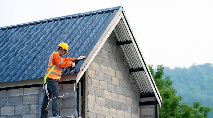 Professional gutter cleaning in Berne, IN